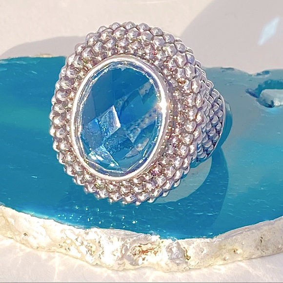 Silver plated and blue glass ring. Size 9. - Picture 2 of 10